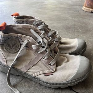 Palladium Boots size 11 lightly used.